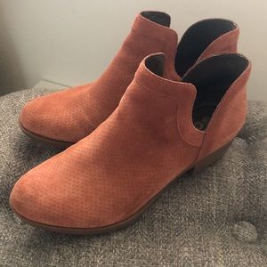 Sorel Lola Cutout bootie